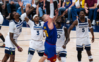 1-1！掘金惨遭19分逆转，爱德华兹带伤轰30分，约基奇状态低迷